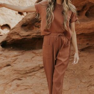 Matching set in salmon